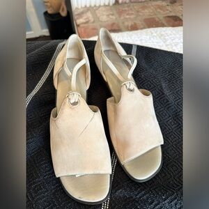 Easy spirit suede walking sandal